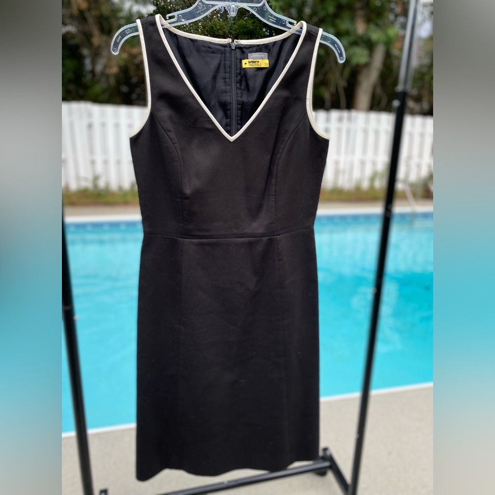 Classic & Timeless Ann Taylor Black Sheath Dress with White Piping Detail Size 2